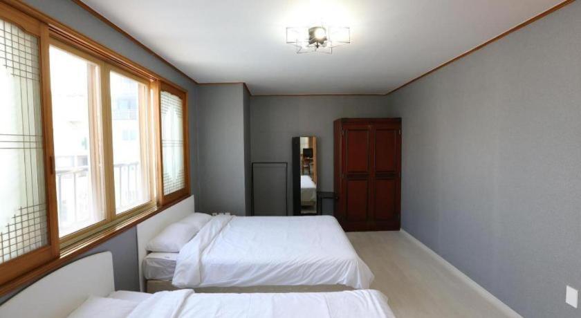 Emerald Ace Hotel Jeju Buitenkant foto