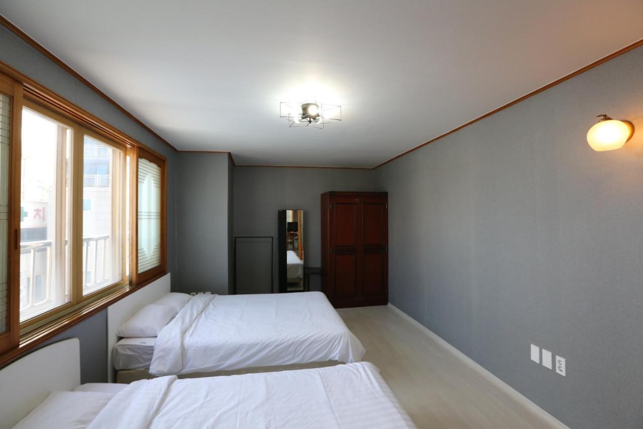 Emerald Ace Hotel Jeju Buitenkant foto