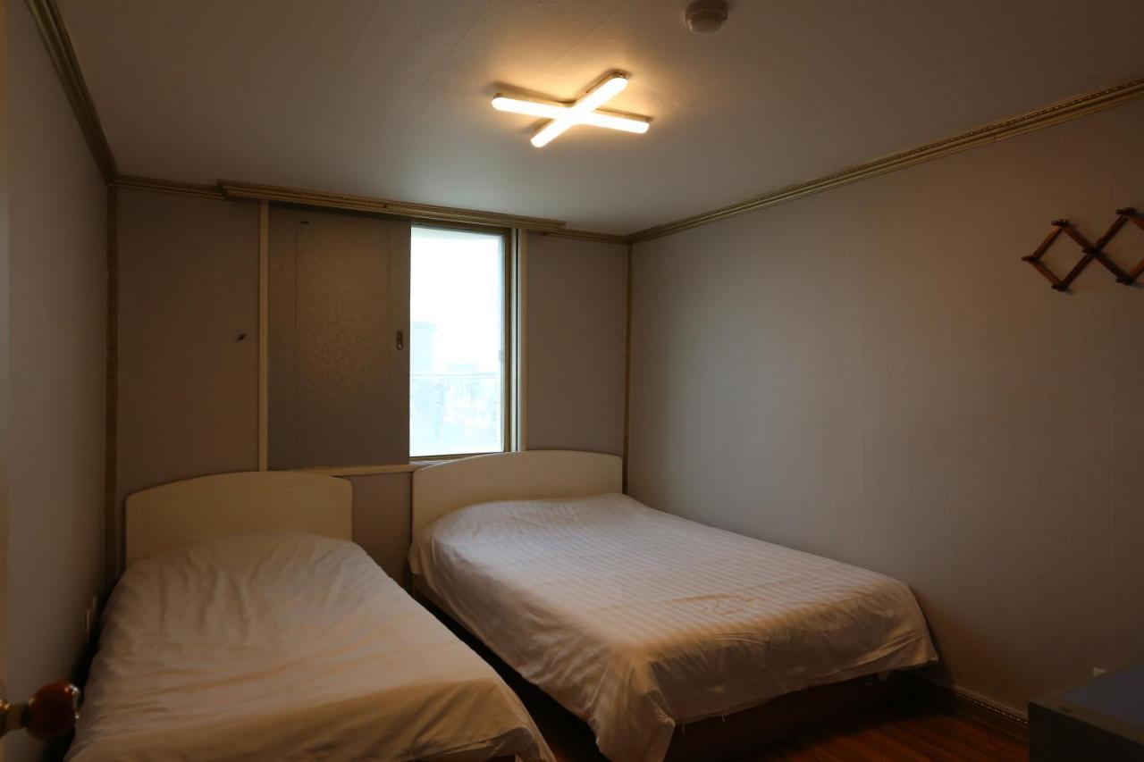 Emerald Ace Hotel Jeju Buitenkant foto