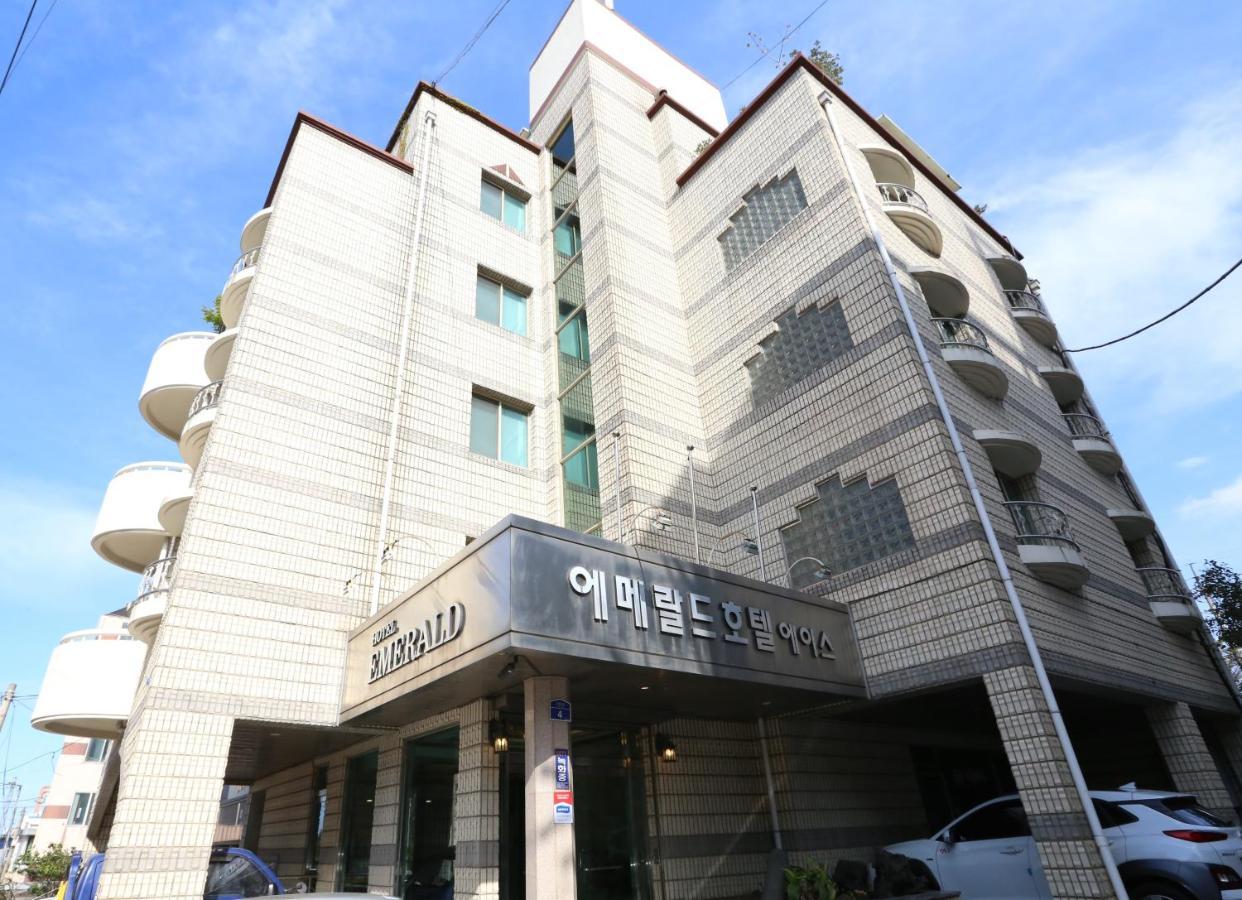 Emerald Ace Hotel Jeju Buitenkant foto